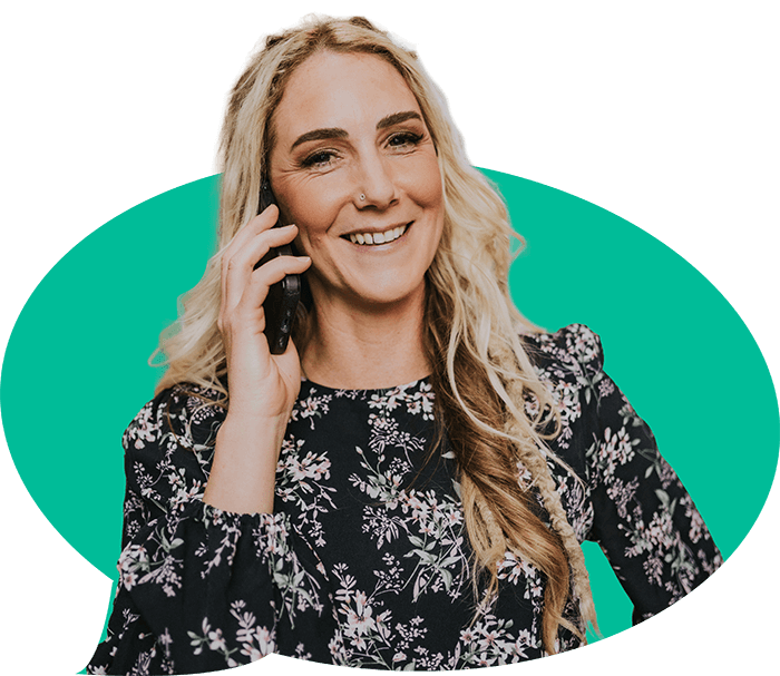 Jenna from Manage My Marketing talking to clients about social media marketing